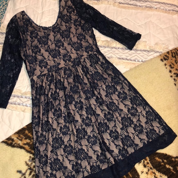 Francesca’s Navy Lace Dress - Picture 4 of 6